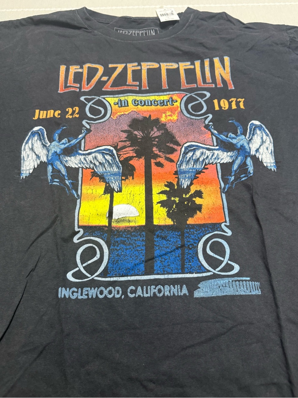 Led Zeppelin In Concert Graphic Tee NWT Size Large